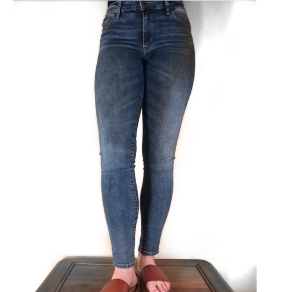 LEVI’S 711 SKINNY JEANS